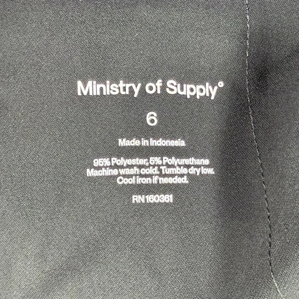 Ministry of Supply Kinetic Tapered Pants Womens 6 Black Pleated Stretch Trousers - Picture 4 of 9